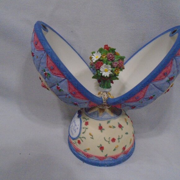 Daughter's Blessing Ardleigh Elliott Patchwork of Love Musical Egg Collection - Picture 5 of 5